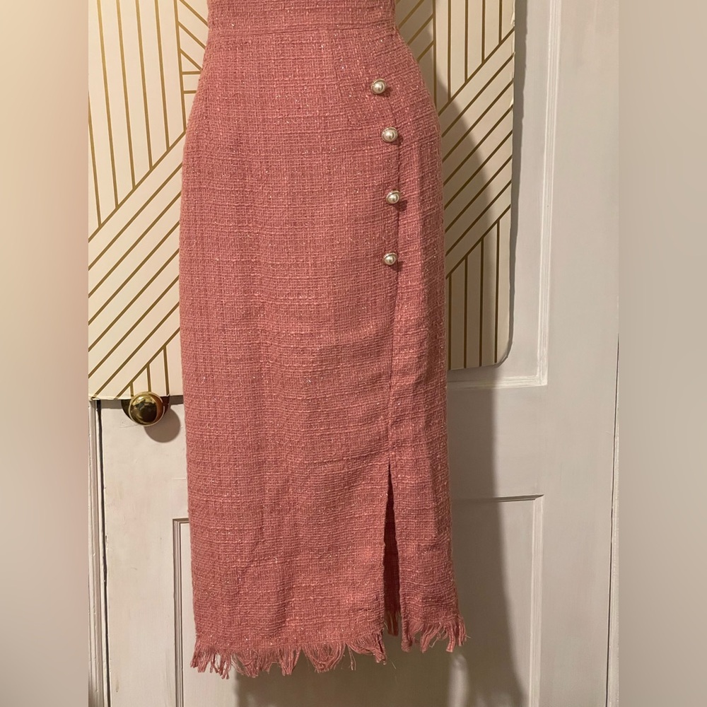 Elegant Pink Tweed Skirt with Pearl Buttons